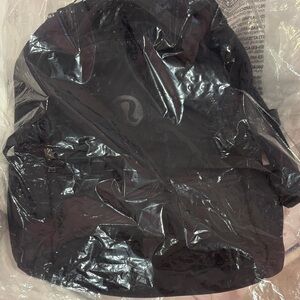 Lululemon New Crew Backpack in Black